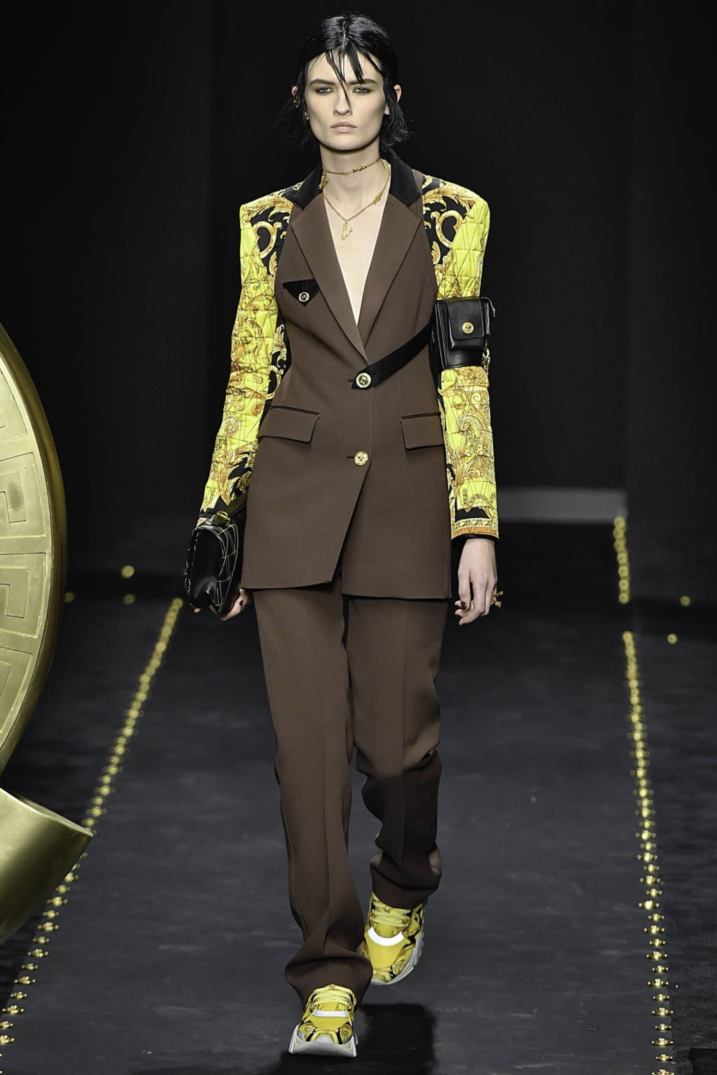 Fashion Week Milan Fall/Winter 2019 look 4 de la collection Versace womenswear
