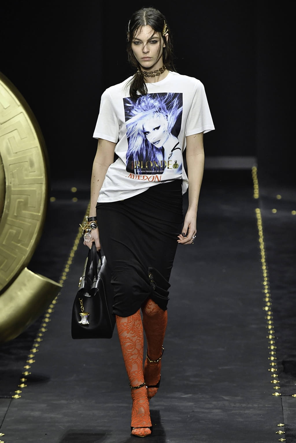 Fashion Week Milan Fall/Winter 2019 look 14 from the Versace collection 女装