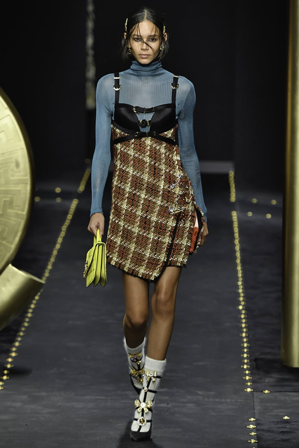 Fashion Week Milan Fall/Winter 2019 look 20 from the Versace collection womenswear