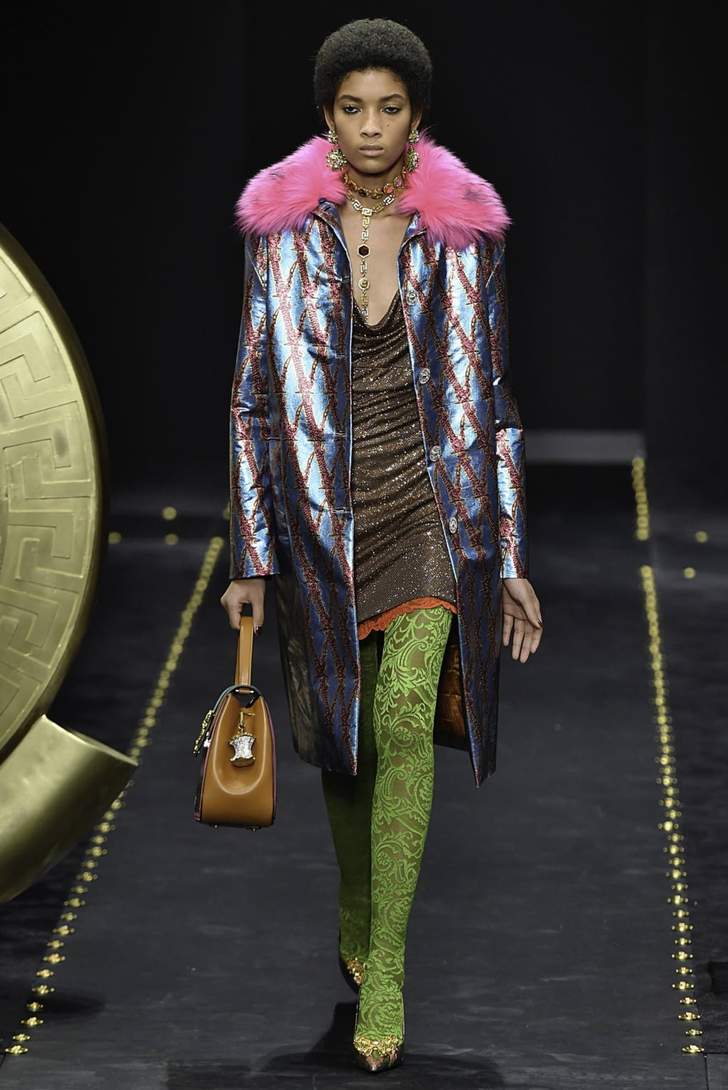 Fashion Week Milan Fall/Winter 2019 look 31 from the Versace collection womenswear