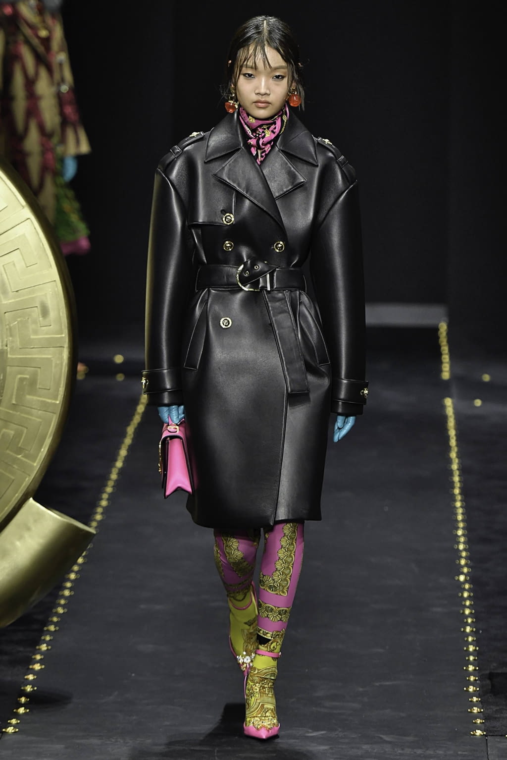 Fashion Week Milan Fall/Winter 2019 look 39 from the Versace collection 女装