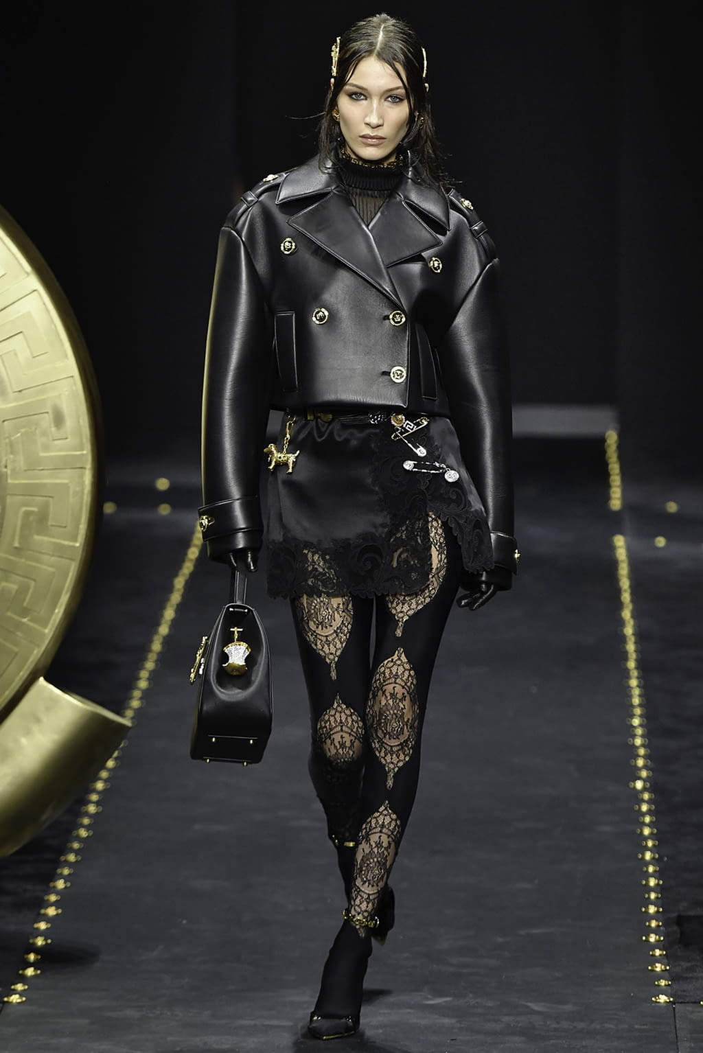 Fashion Week Milan Fall/Winter 2019 look 53 from the Versace collection womenswear