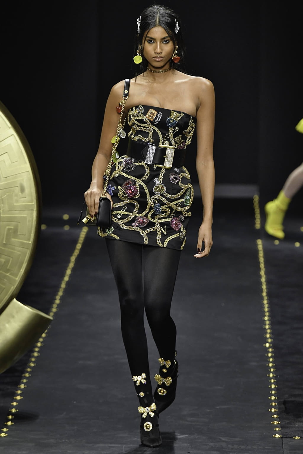 Fashion Week Milan Fall/Winter 2019 look 56 from the Versace collection womenswear