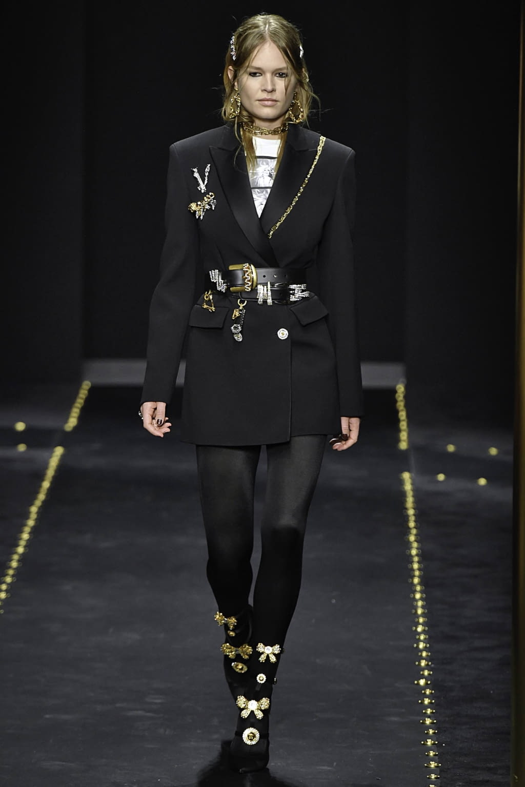 Fashion Week Milan Fall/Winter 2019 look 58 from the Versace collection 女装
