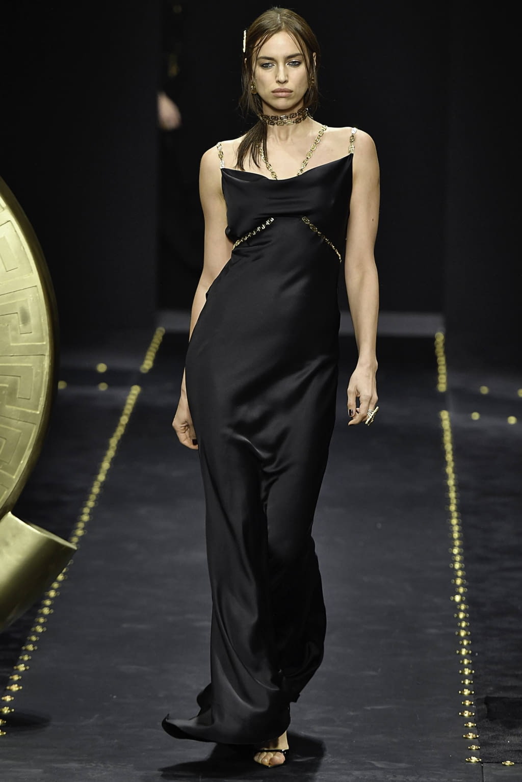 Fashion Week Milan Fall/Winter 2019 look 60 from the Versace collection womenswear