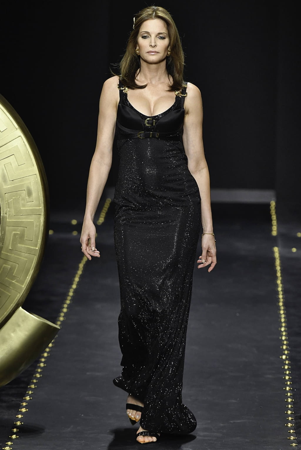 Fashion Week Milan Fall/Winter 2019 look 62 from the Versace collection 女装