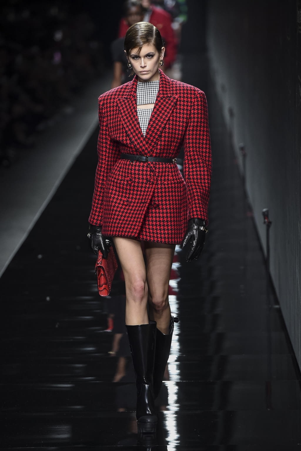 Fashion Week Milan Fall/Winter 2020 look 10 de la collection Versace womenswear