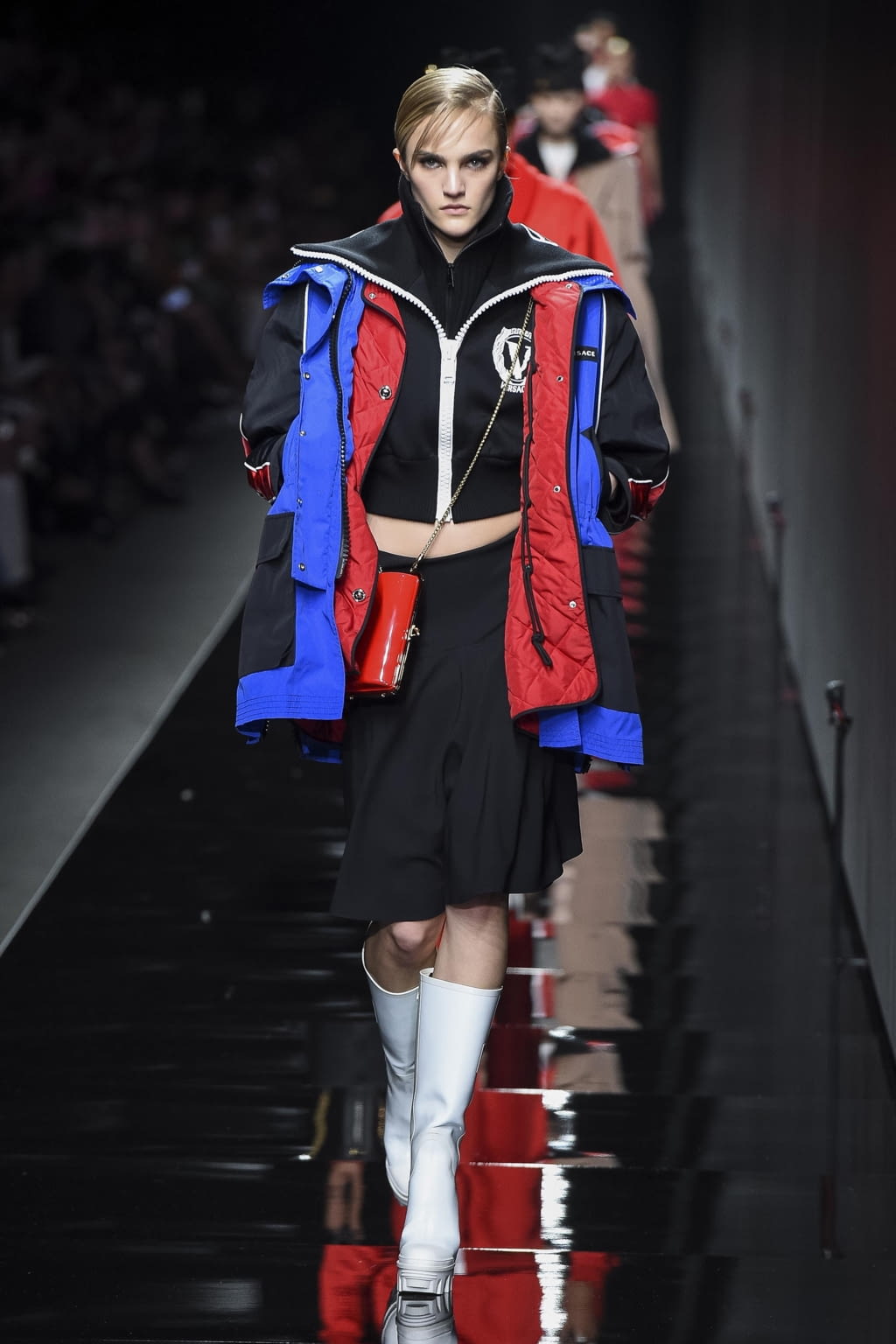 Fashion Week Milan Fall/Winter 2020 look 25 from the Versace collection womenswear