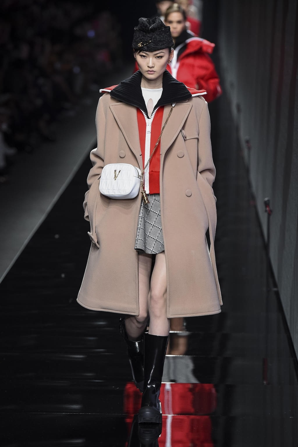 Fashion Week Milan Fall/Winter 2020 look 27 de la collection Versace womenswear