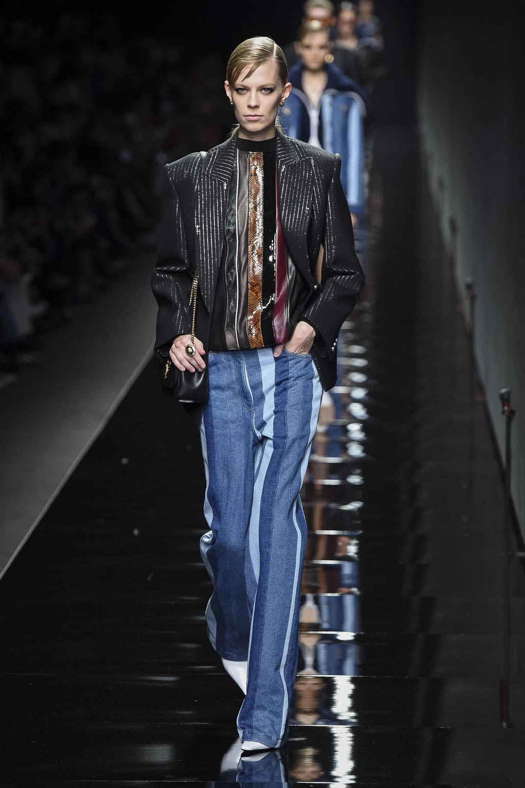 Fashion Week Milan Fall/Winter 2020 look 49 de la collection Versace womenswear