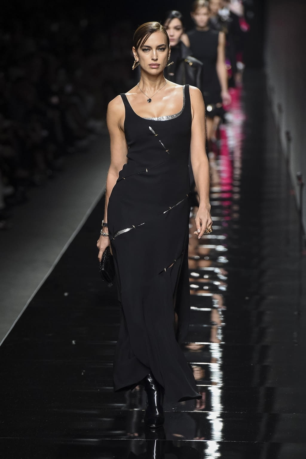 Fashion Week Milan Fall/Winter 2020 look 66 from the Versace collection womenswear