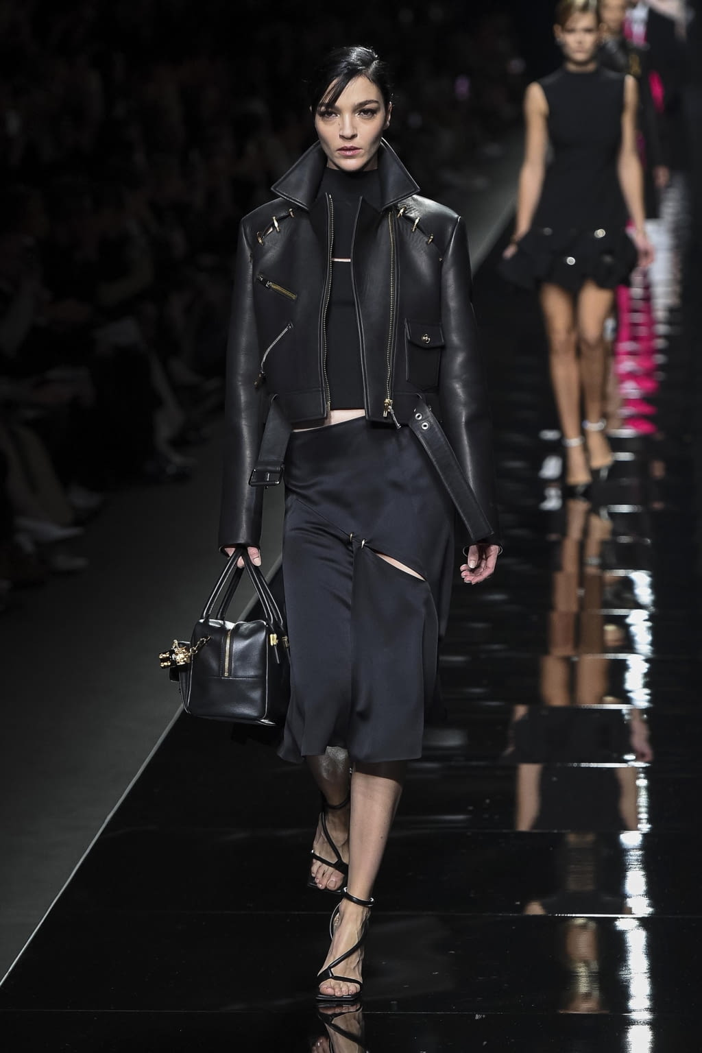 Fashion Week Milan Fall/Winter 2020 look 67 from the Versace collection womenswear