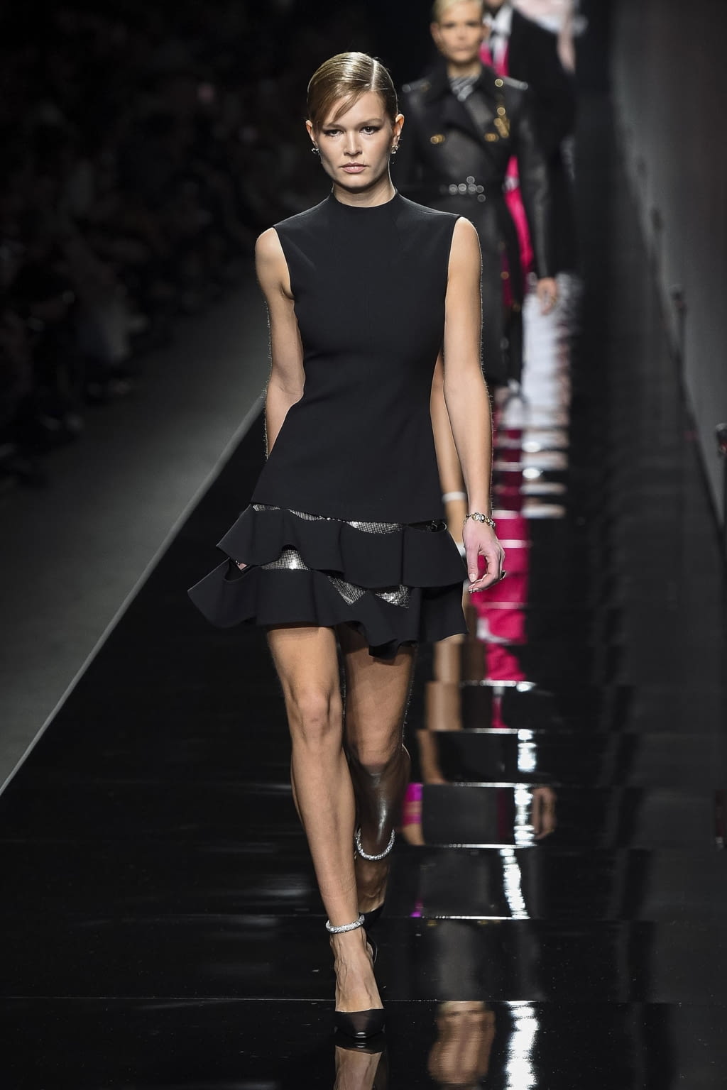 Fashion Week Milan Fall/Winter 2020 look 68 de la collection Versace womenswear