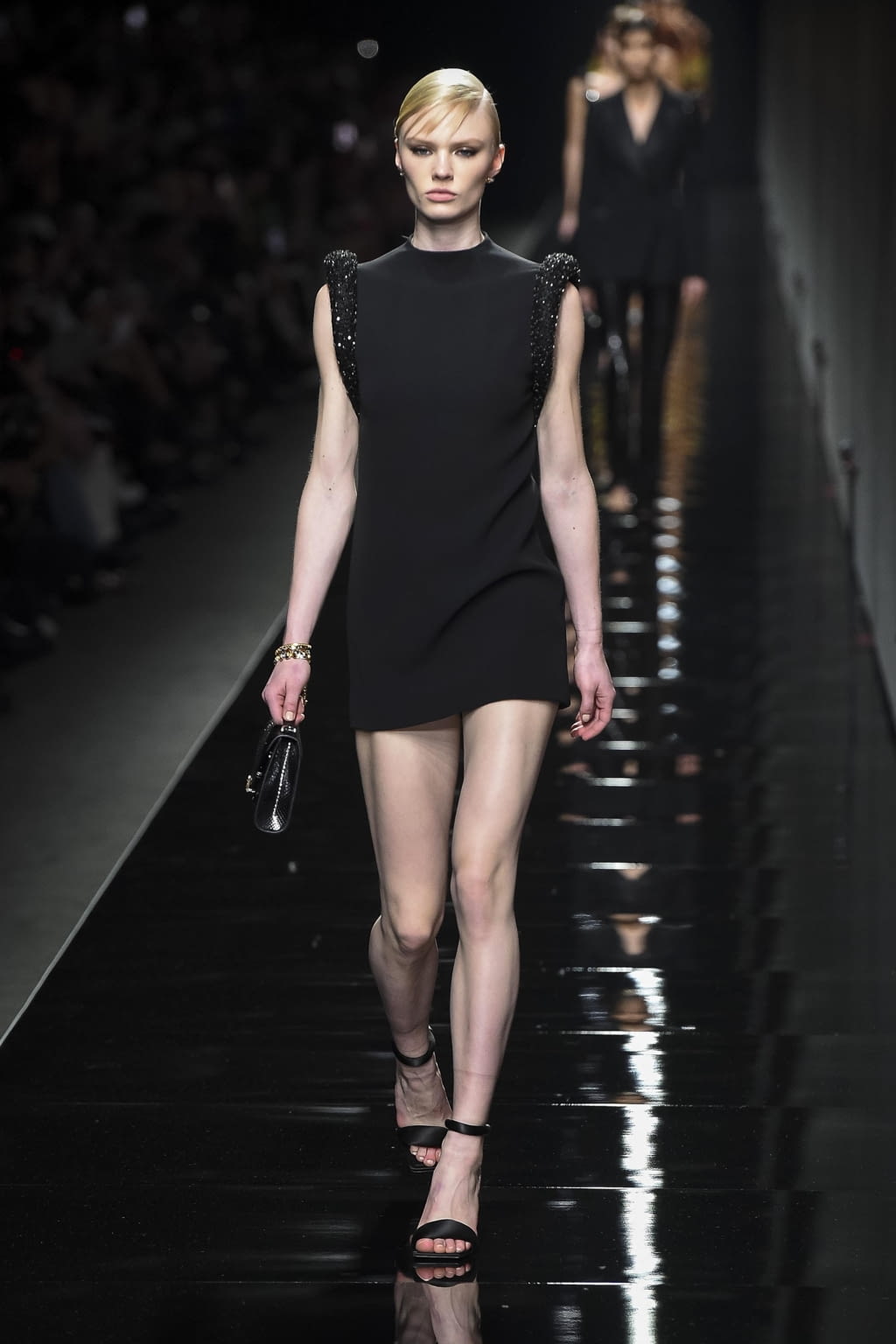Fashion Week Milan Fall/Winter 2020 look 78 de la collection Versace womenswear