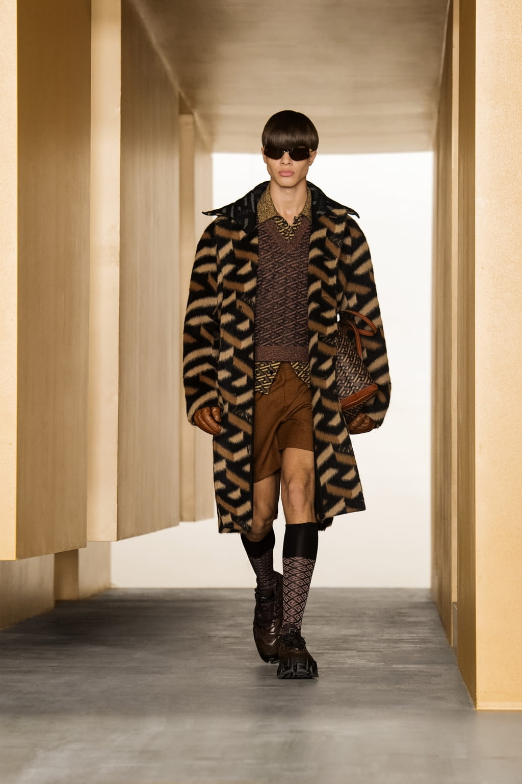 Fashion Week Milan Fall/Winter 2021 look 9 de la collection Versace womenswear