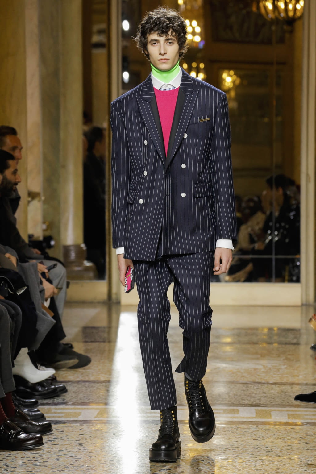 Fashion Week Milan Fall/Winter 2018 look 35 from the Versace collection 男装