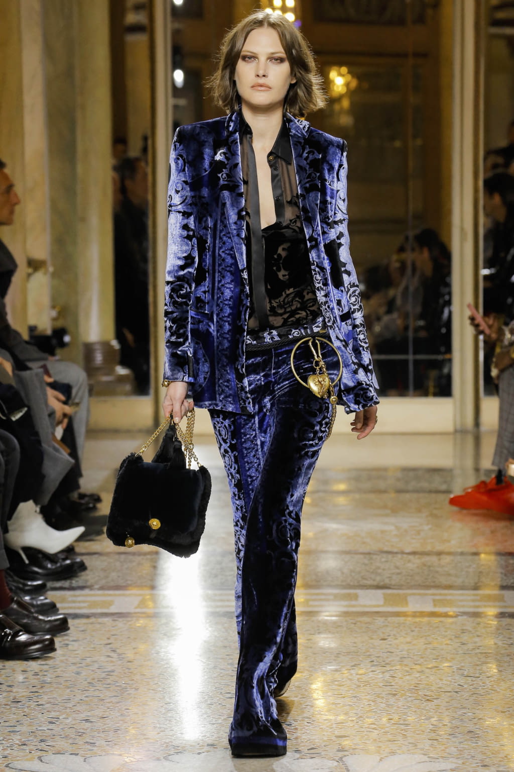 Fashion Week Milan Fall/Winter 2018 look 52 from the Versace collection 男装