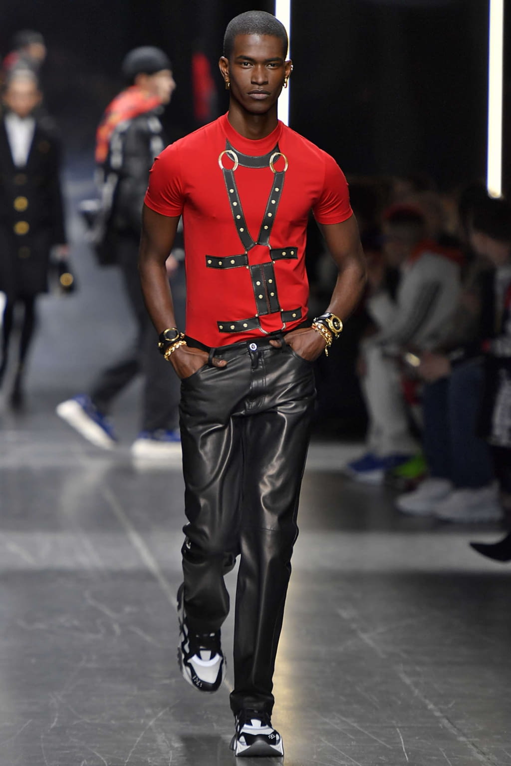 Fashion Week Milan Fall/Winter 2019 look 7 de la collection Versace menswear