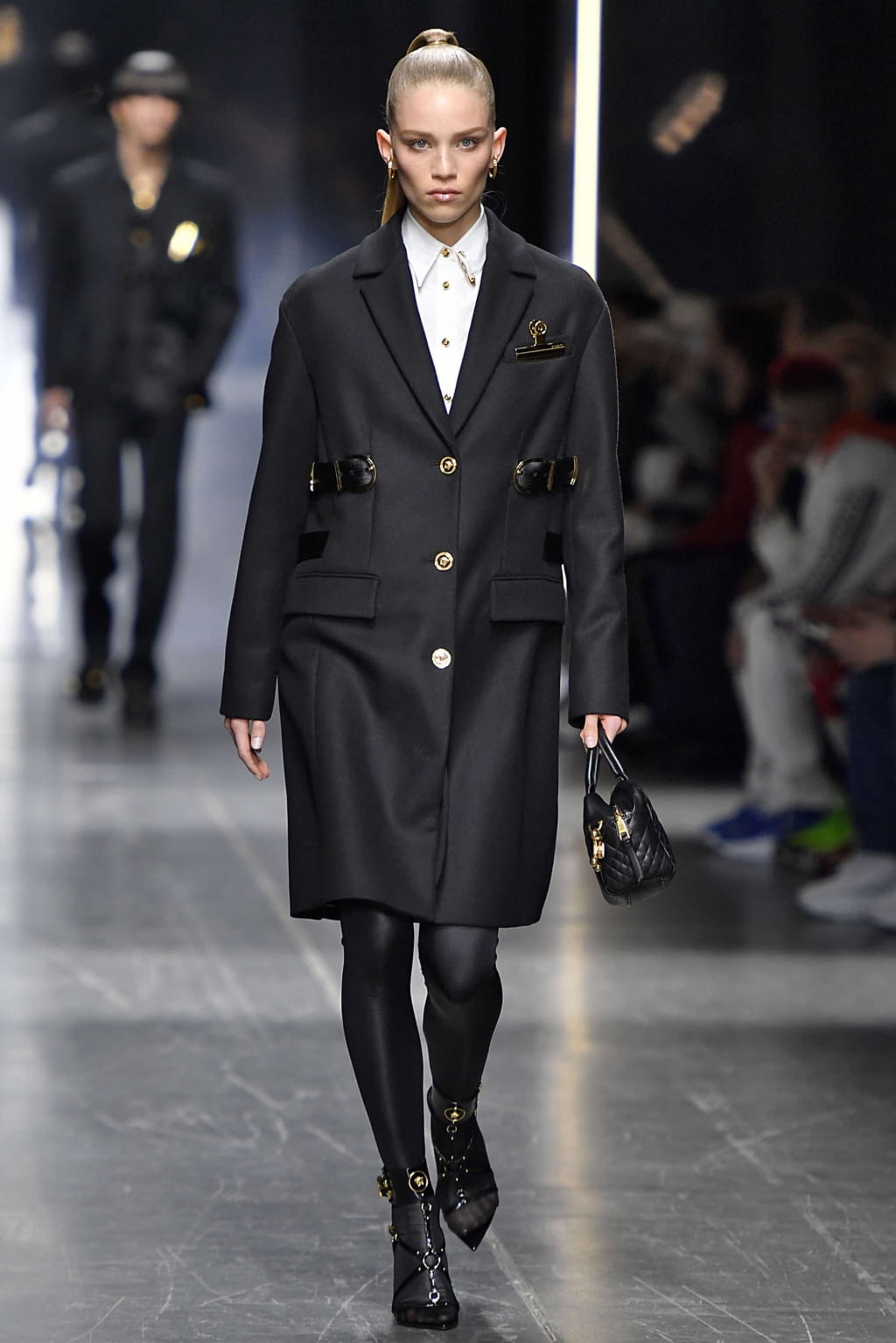 Fashion Week Milan Fall/Winter 2019 look 8 from the Versace collection menswear