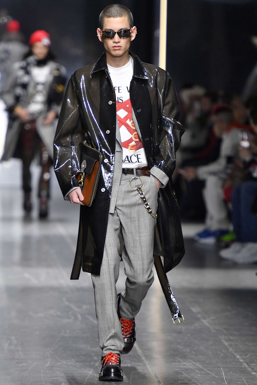 Fashion Week Milan Fall/Winter 2019 look 15 de la collection Versace menswear