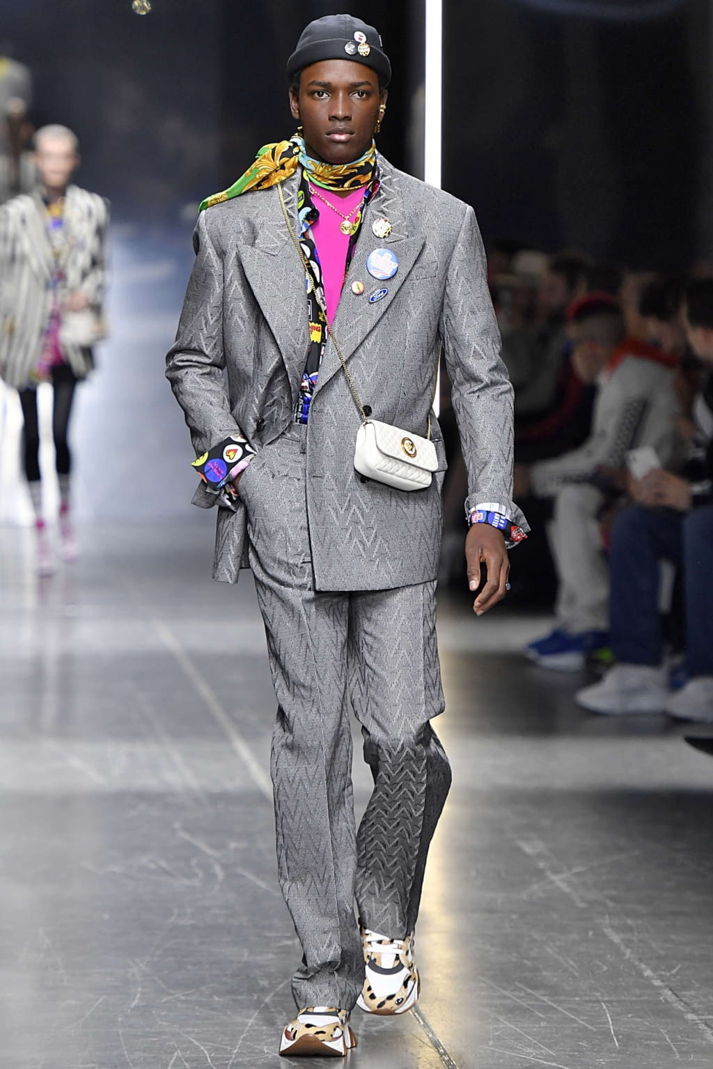 Fashion Week Milan Fall/Winter 2019 look 18 from the Versace collection menswear