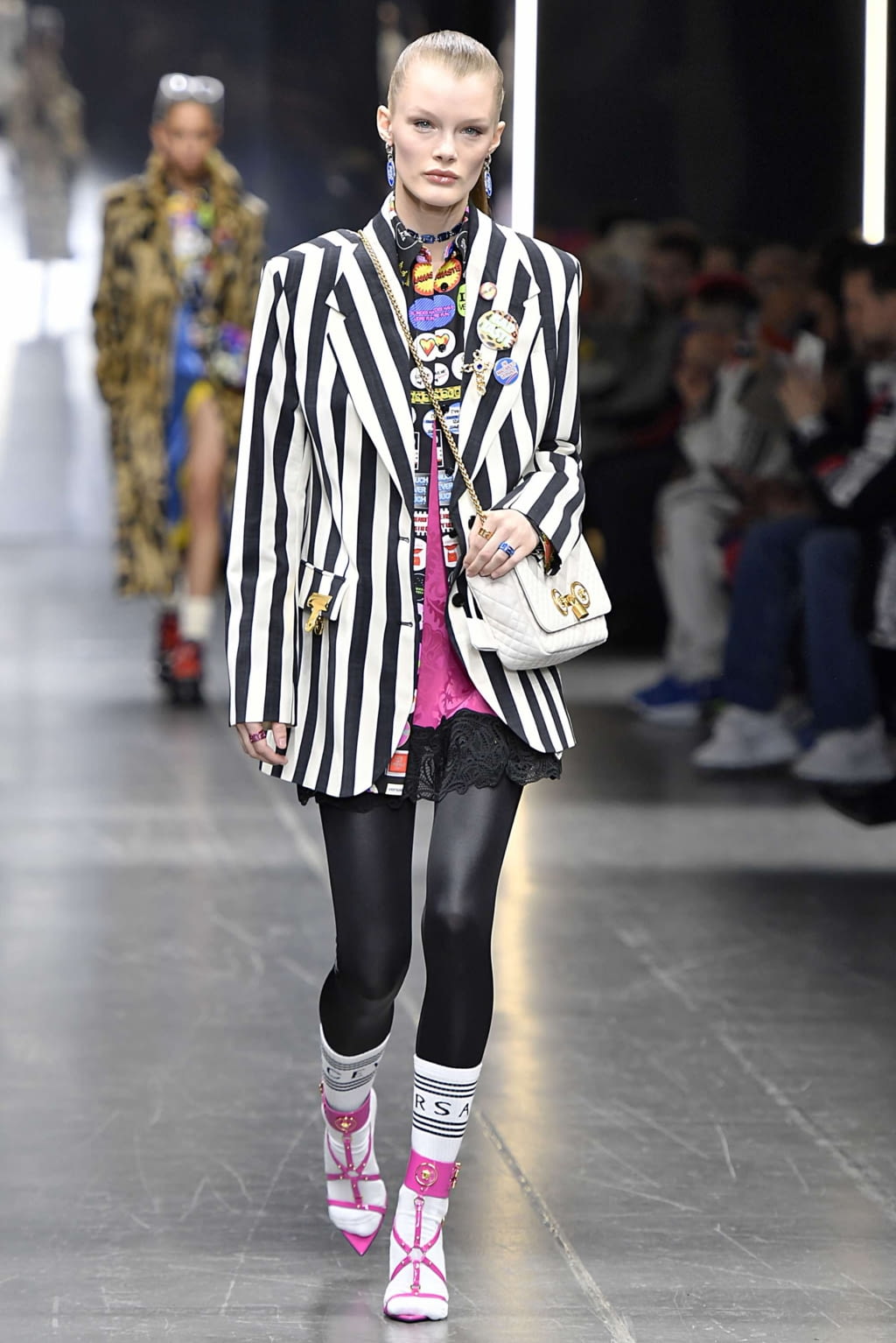 Fashion Week Milan Fall/Winter 2019 look 19 de la collection Versace menswear