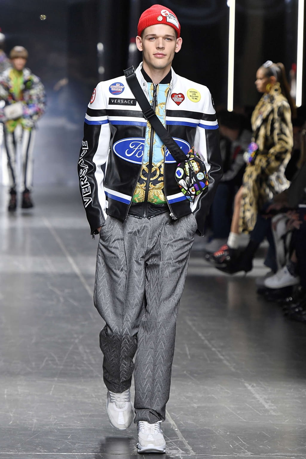 Fashion Week Milan Fall/Winter 2019 look 24 from the Versace collection menswear