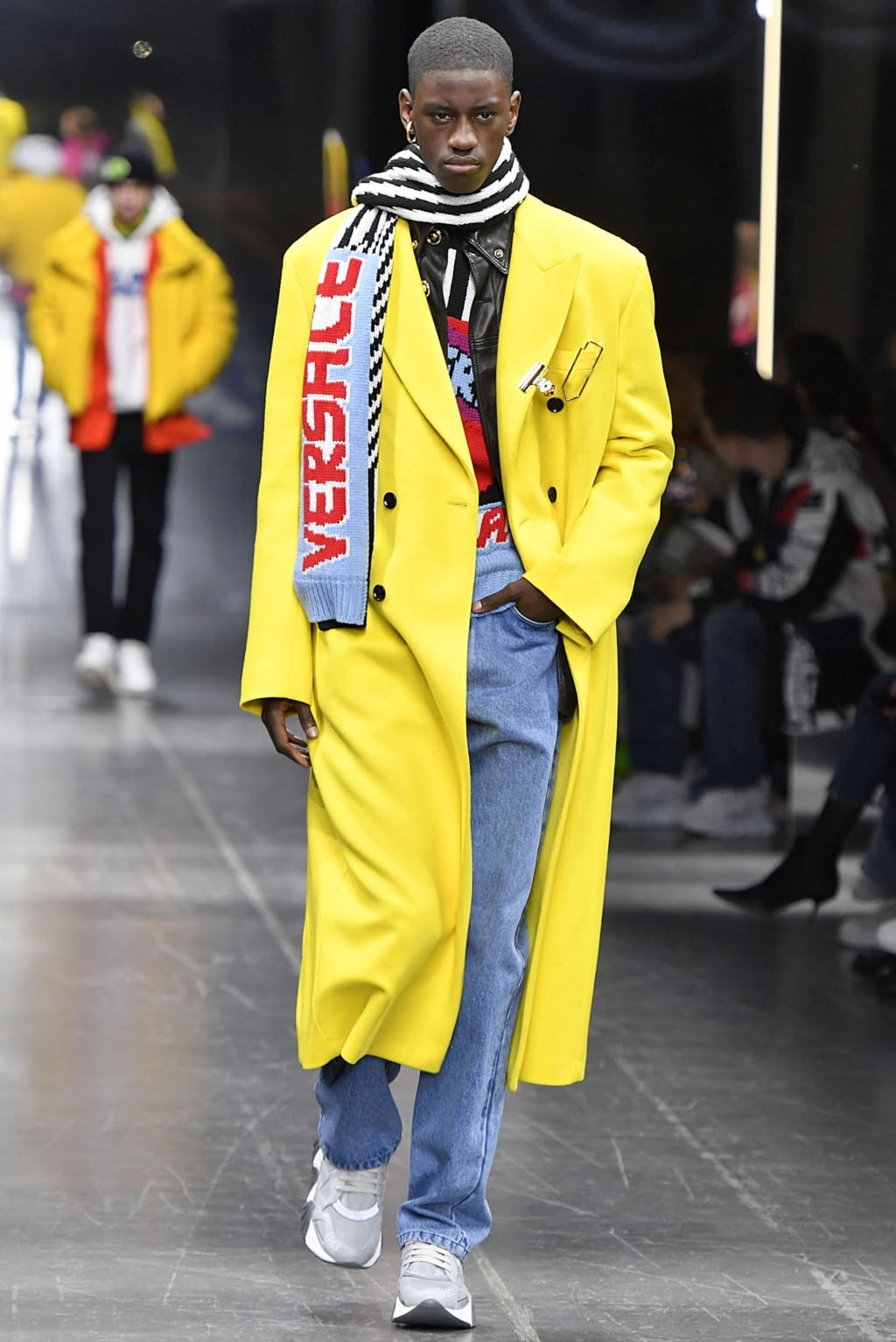Fashion Week Milan Fall/Winter 2019 look 34 from the Versace collection 男装