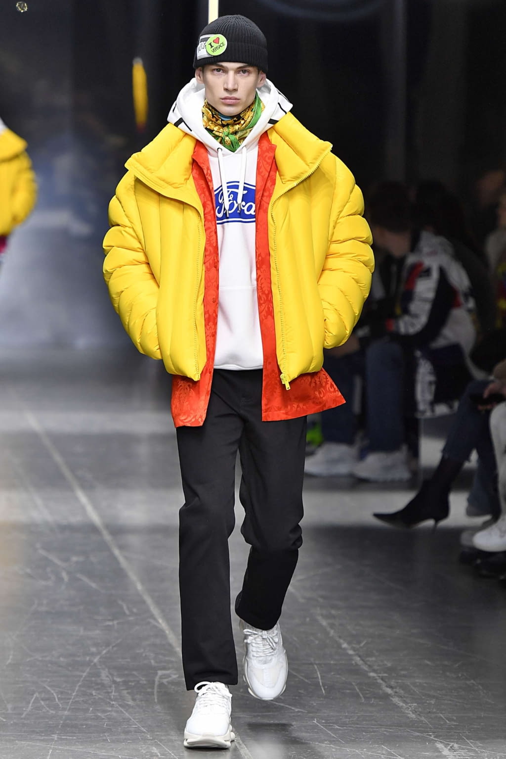 Fashion Week Milan Fall/Winter 2019 look 33 from the Versace collection menswear