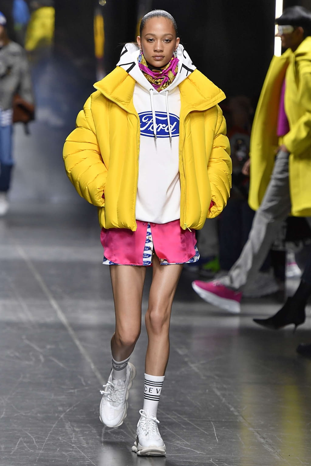 Fashion Week Milan Fall/Winter 2019 look 35 from the Versace collection 男装