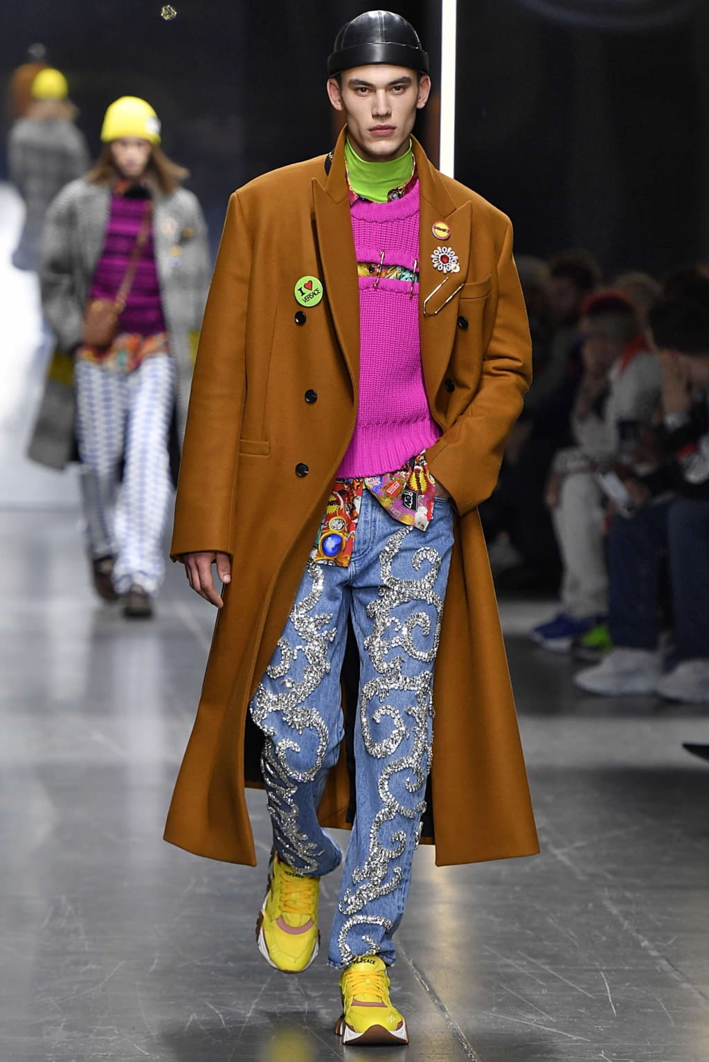 Fashion Week Milan Fall/Winter 2019 look 39 from the Versace collection 男装