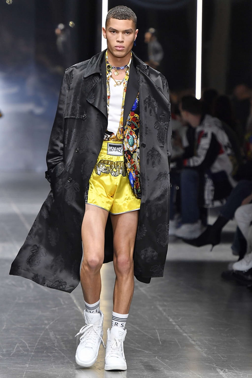Fashion Week Milan Fall/Winter 2019 look 48 from the Versace collection menswear