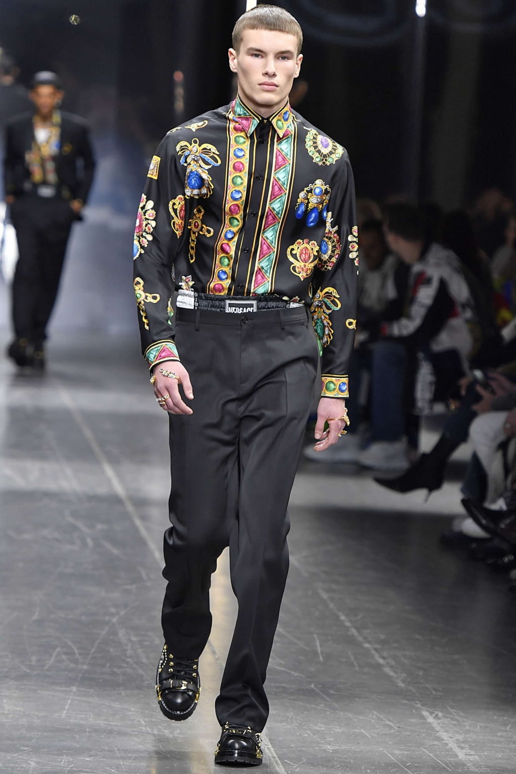 Fashion Week Milan Fall/Winter 2019 look 51 from the Versace collection menswear