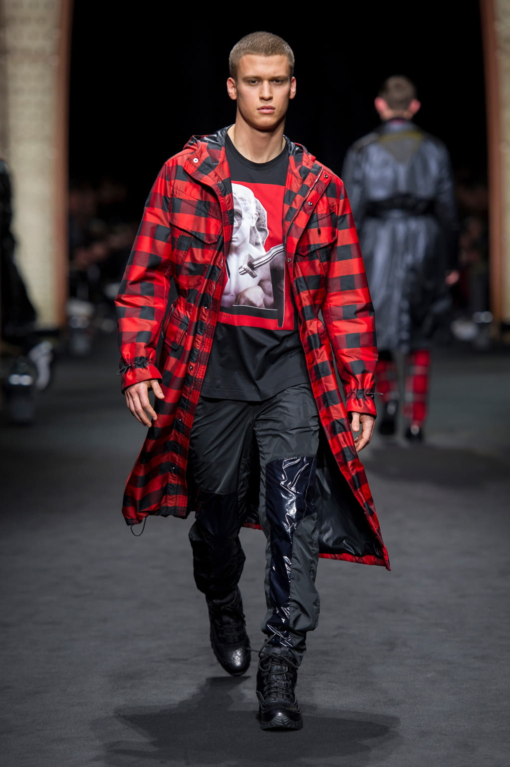 Fashion Week Milan Fall/Winter 2017 look 31 de la collection Versace menswear