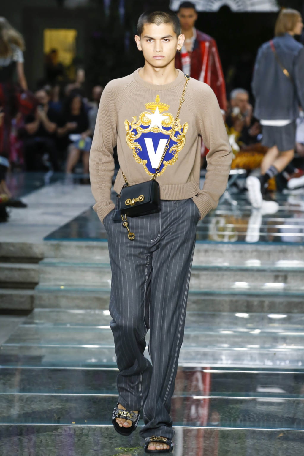Fashion Week Milan Spring/Summer 2019 look 11 from the Versace collection 男装