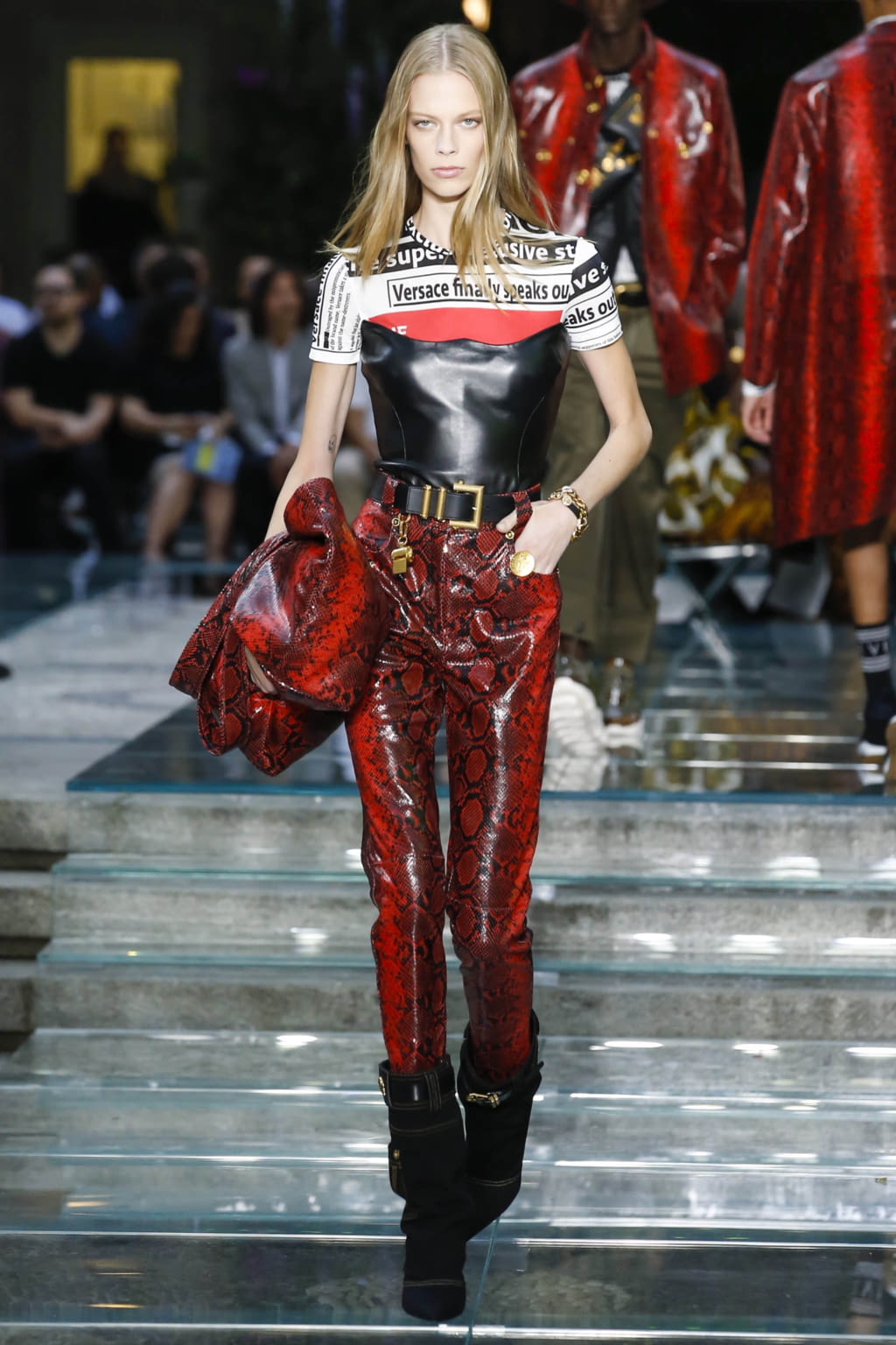 Fashion Week Milan Spring/Summer 2019 look 13 from the Versace collection 男装