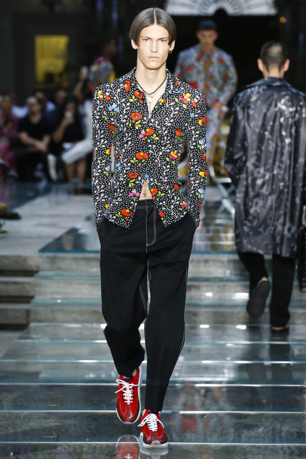 Fashion Week Milan Spring/Summer 2019 look 22 from the Versace collection 男装