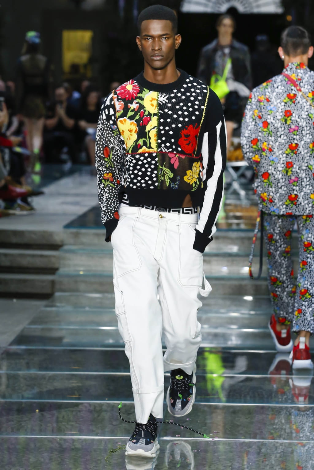 Fashion Week Milan Spring/Summer 2019 look 24 from the Versace collection 男装