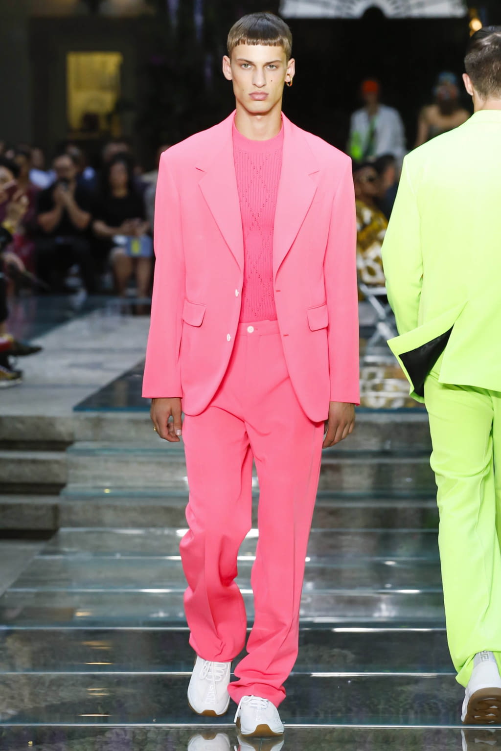 Fashion Week Milan Spring/Summer 2019 look 32 from the Versace collection menswear