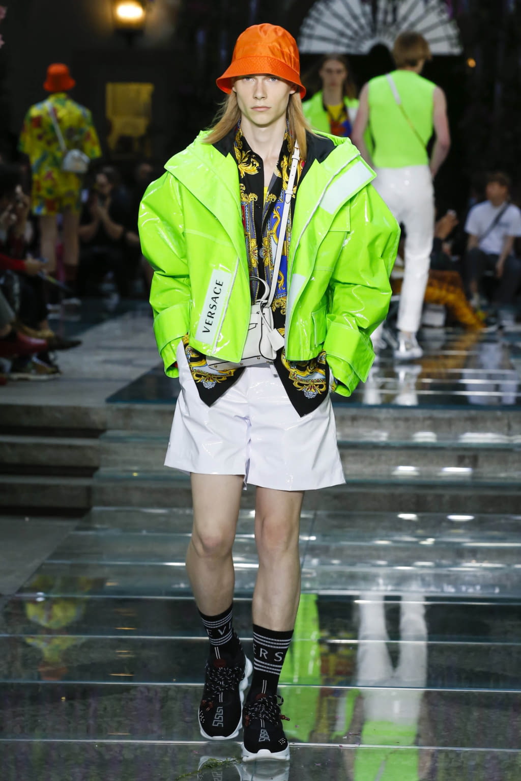 Fashion Week Milan Spring/Summer 2019 look 38 from the Versace collection 男装