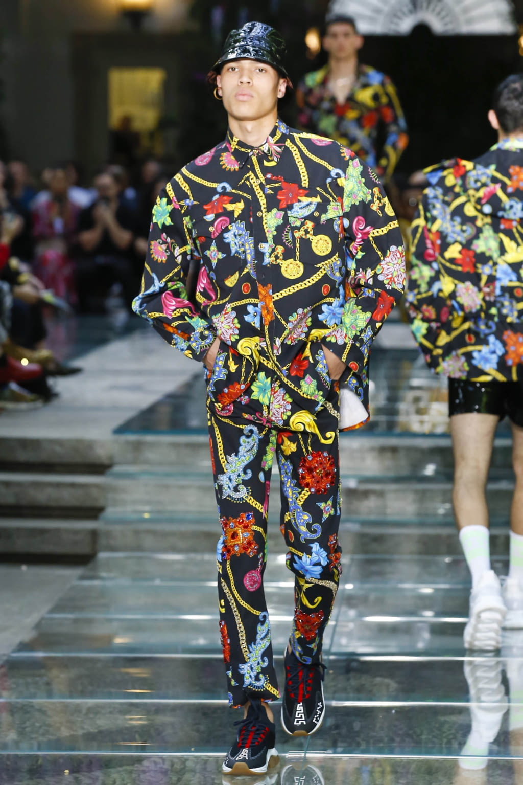 Fashion Week Milan Spring/Summer 2019 look 46 from the Versace collection 男装