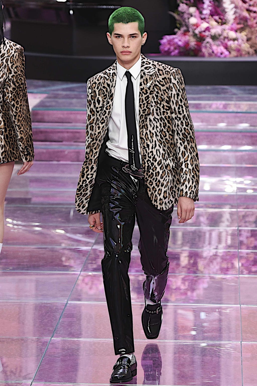 Fashion Week Milan Spring/Summer 2020 look 2 from the Versace collection menswear