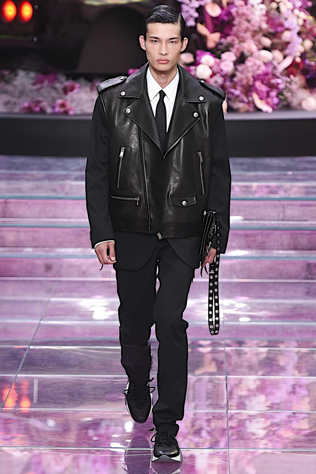 Fashion Week Milan Spring/Summer 2020 look 5 from the Versace collection menswear