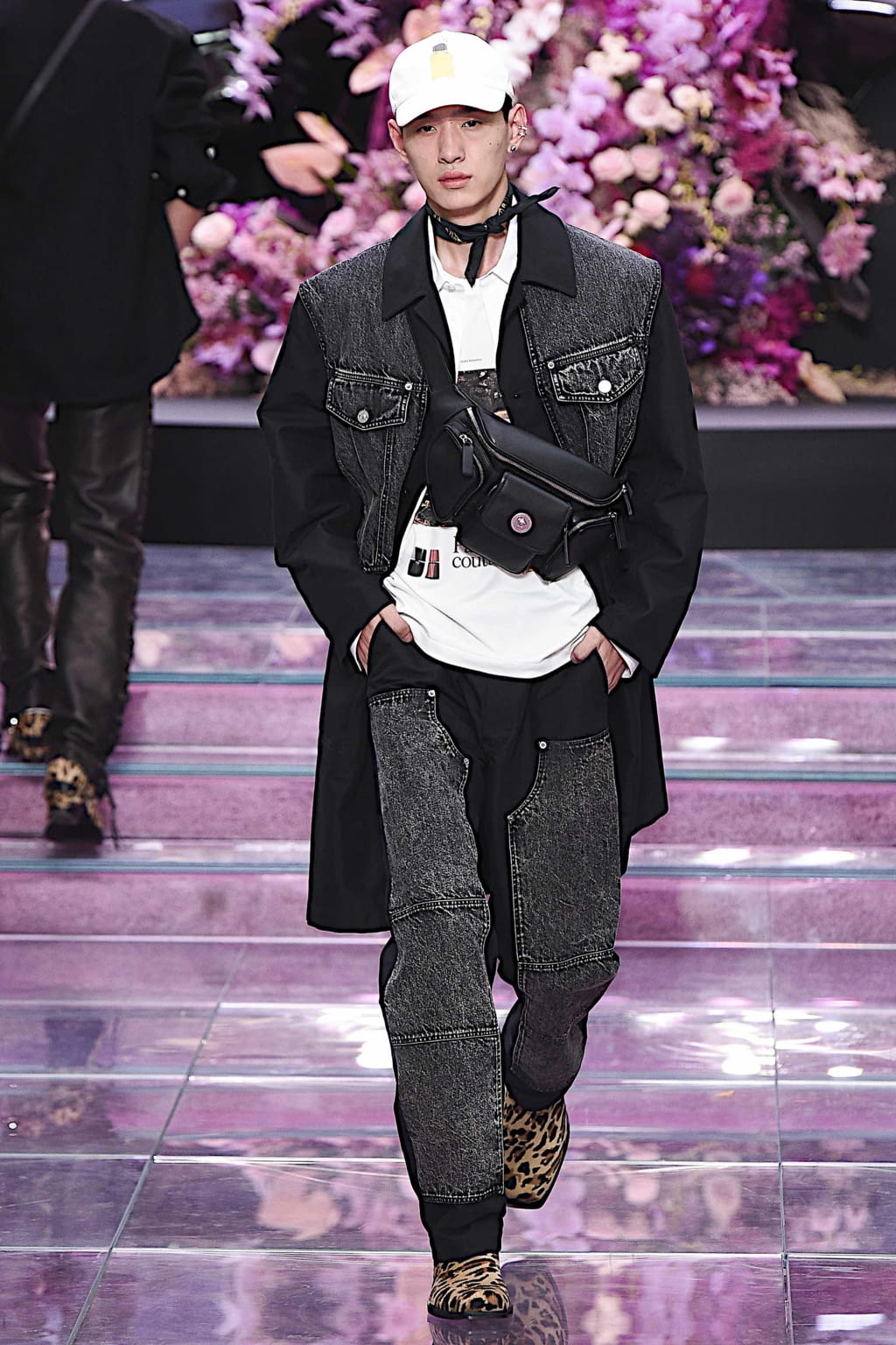 Fashion Week Milan Spring/Summer 2020 look 6 from the Versace collection 男装