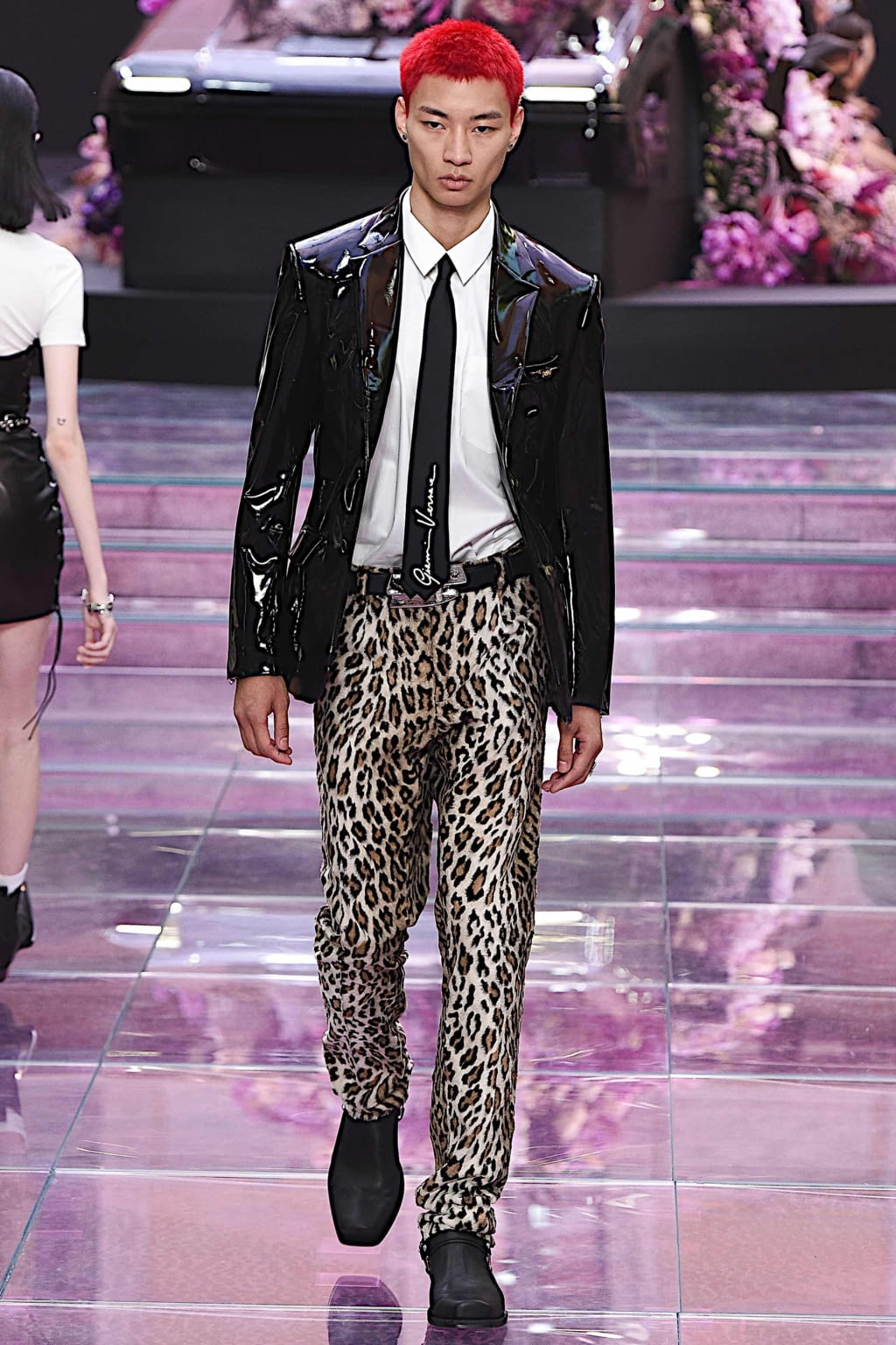 Fashion Week Milan Spring/Summer 2020 look 9 from the Versace collection 男装