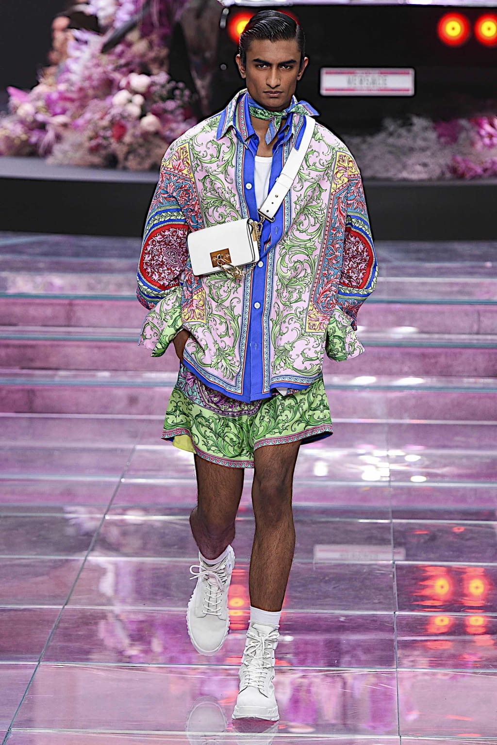 Fashion Week Milan Spring/Summer 2020 look 19 from the Versace collection menswear