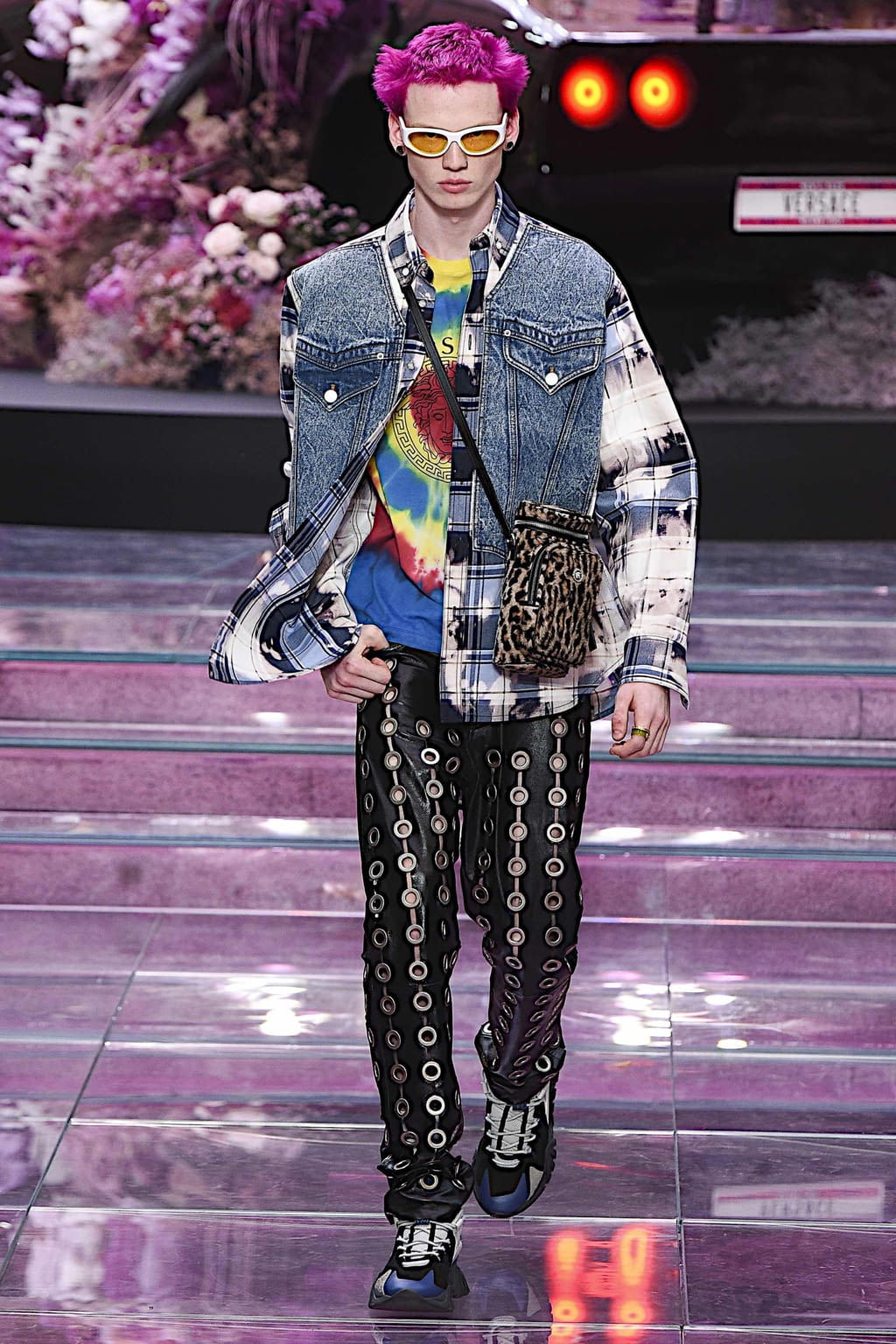 Fashion Week Milan Spring/Summer 2020 look 23 from the Versace collection menswear