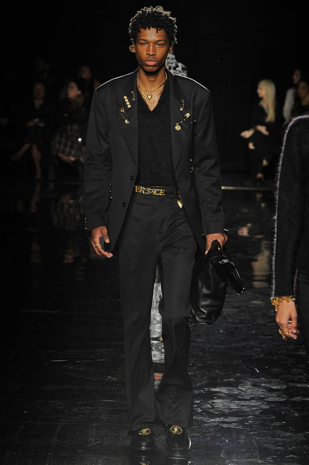 Fashion Week New York Pre-Fall 2019 look 19 from the Versace collection menswear