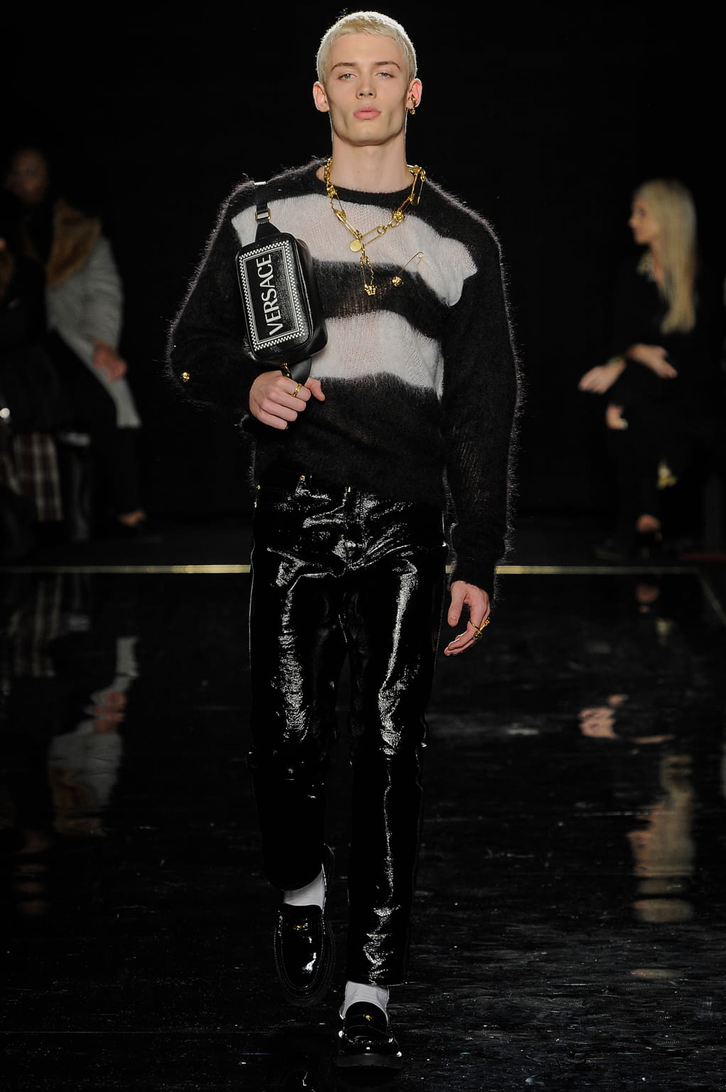 Fashion Week New York Pre-Fall 2019 look 21 de la collection Versace menswear
