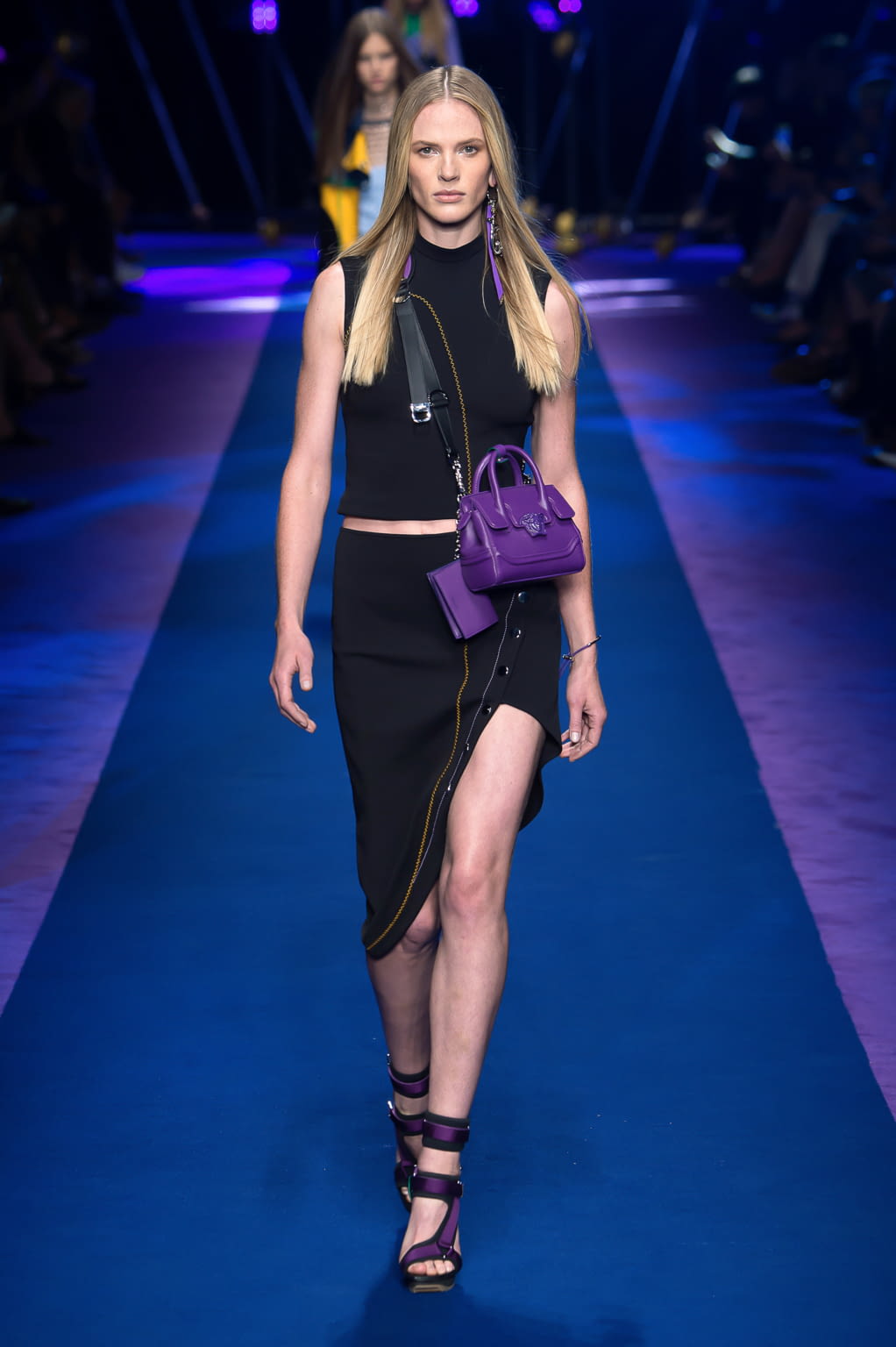 Fashion Week Milan Spring/Summer 2017 look 13 from the Versace collection womenswear